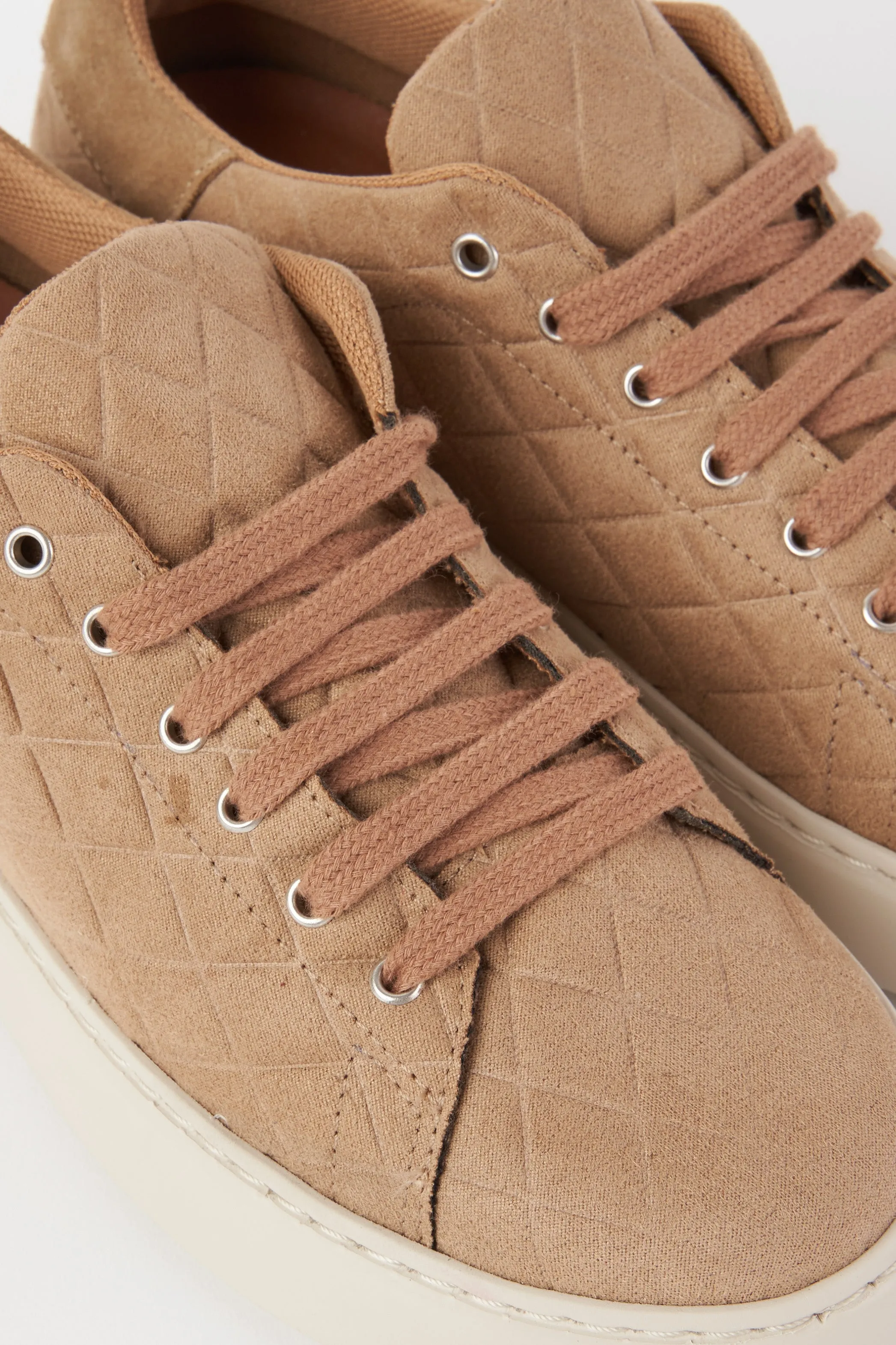Belle Rose Sneaker - Beige
