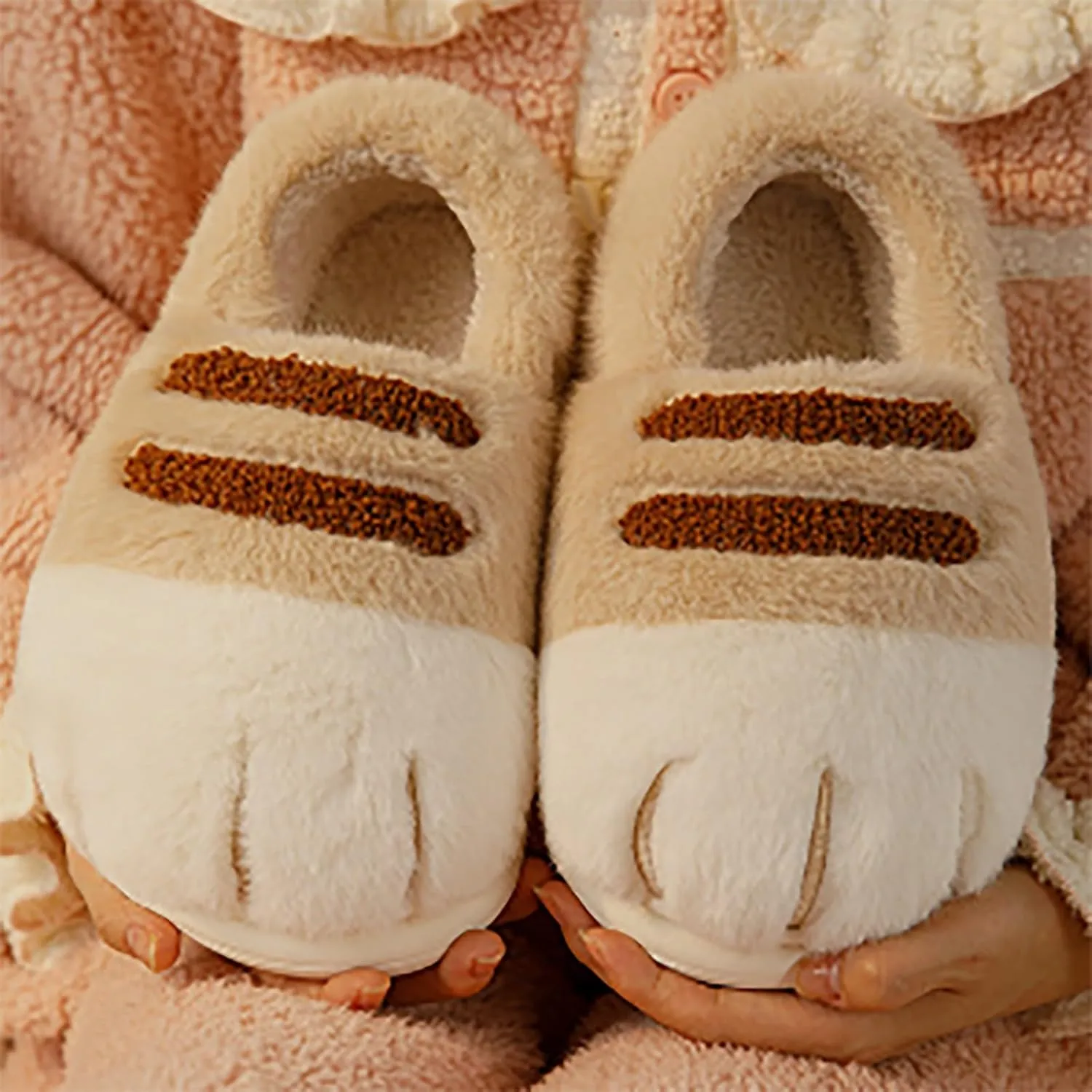 Cat Paw Slippers for Women Cute Funny 3D Cat Paw Cartoon Closed Back Slipper Fluffy Warm Furry Bedroom House Shoes