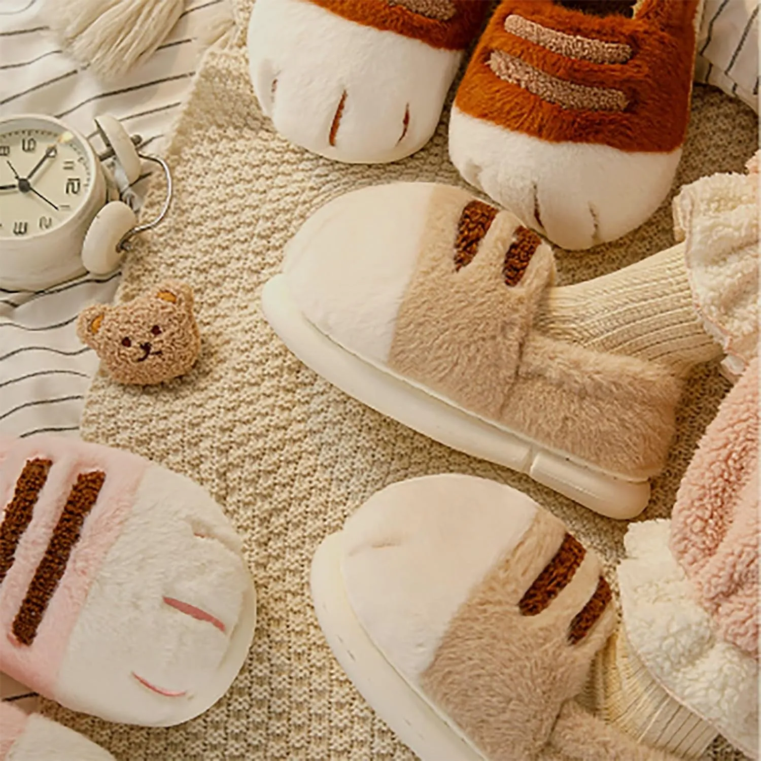 Cat Paw Slippers for Women Cute Funny 3D Cat Paw Cartoon Closed Back Slipper Fluffy Warm Furry Bedroom House Shoes