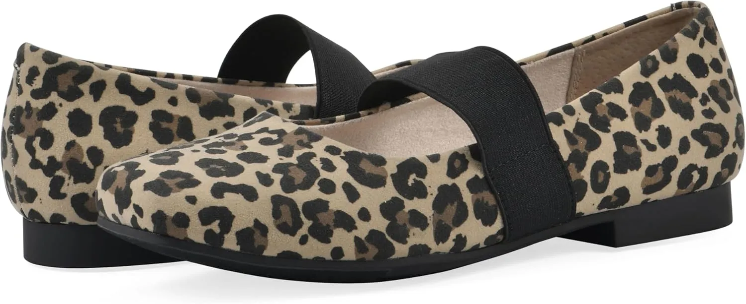 CLIFFS BY WHITE MOUNTAIN Women's Besimi Cushioned Mary Jane Flat