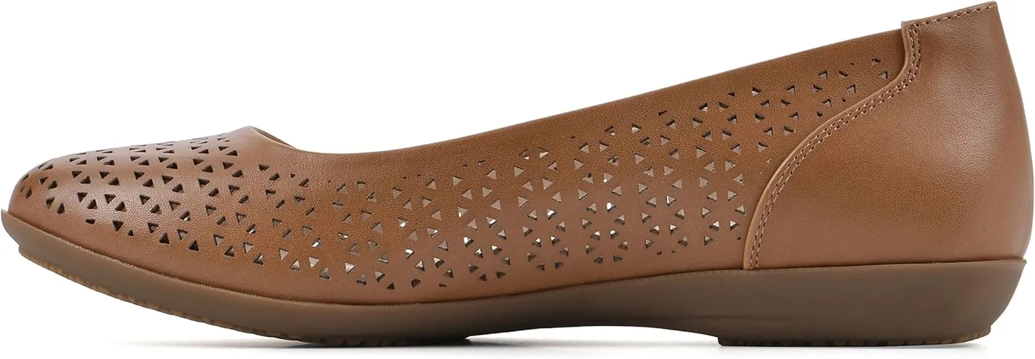 CLIFFS BY WHITE MOUNTAIN Women's Cindy Cushioned Ballet Flat