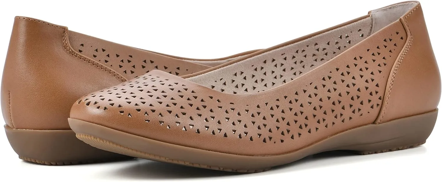 CLIFFS BY WHITE MOUNTAIN Women's Cindy Cushioned Ballet Flat