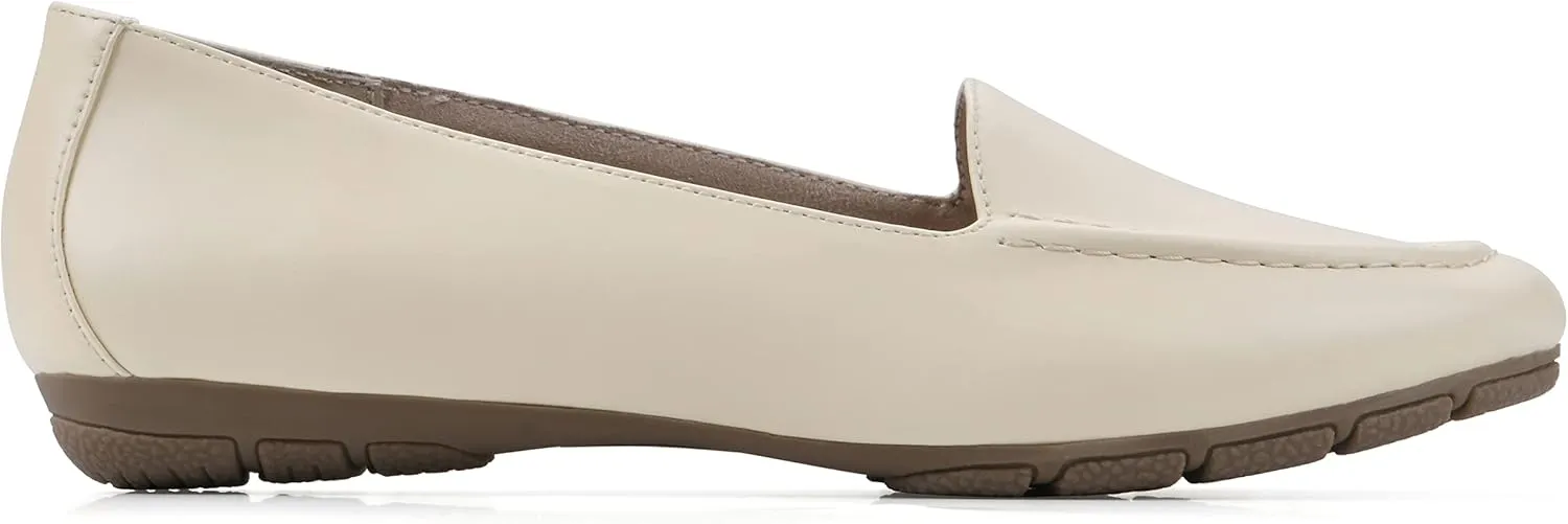 CLIFFS BY WHITE MOUNTAIN Women's Gracefully Tailored Loafer Flat