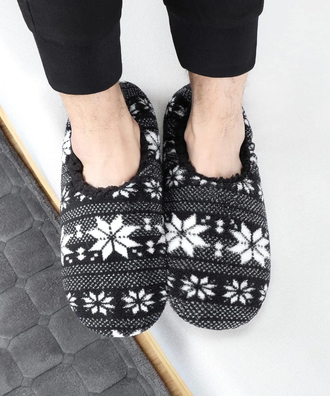 DICUIRD Mens Soft Soles Slipper Socks With Grippers, Cozy&Warm Sherpa Lining Slippers With Non Skid Bottoms, Fuzzy House Slippers