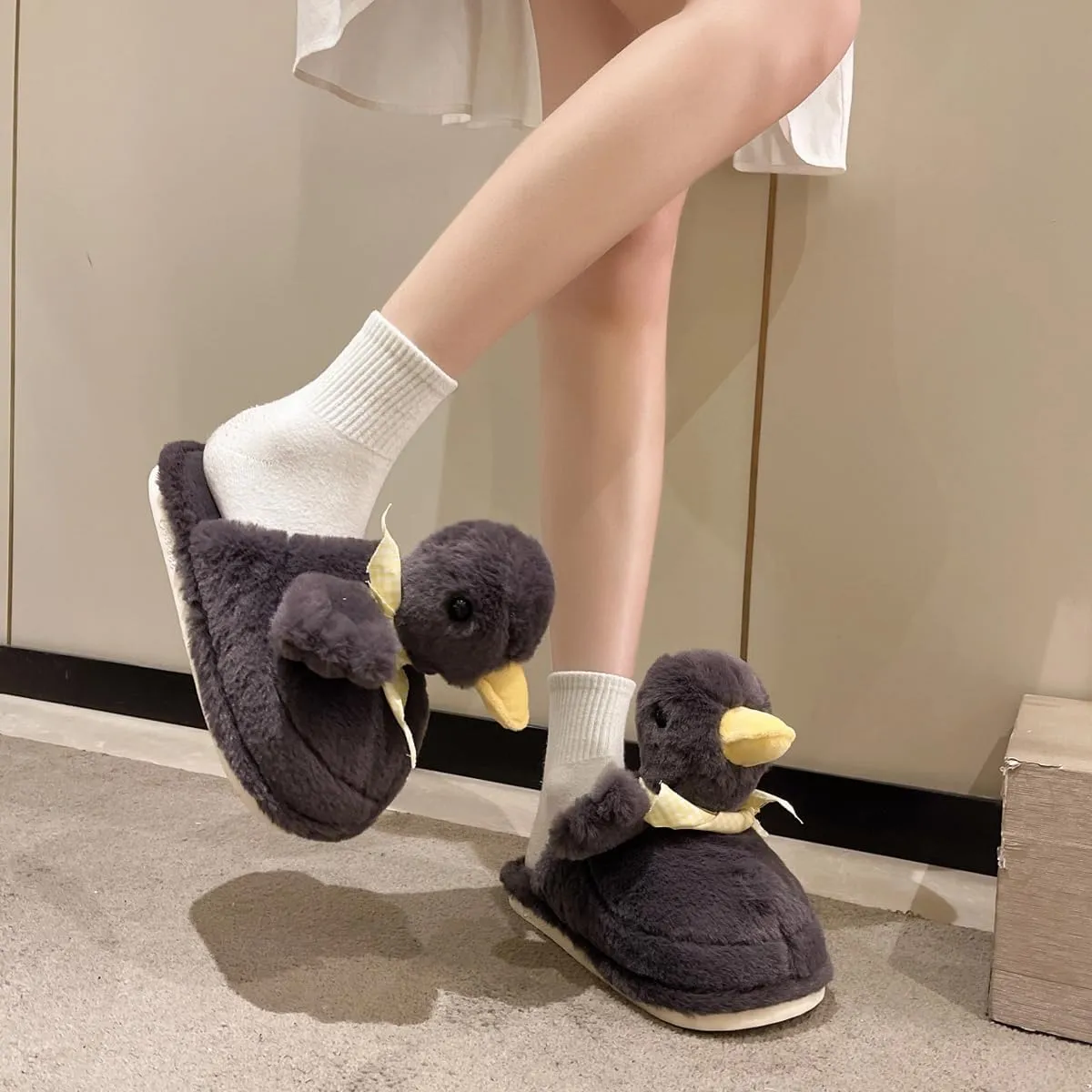 Duck Slippers for Women Fuzzy Animal Plush Slippers Winter Indoor House Slides Warm Fluffy Slipper for Men