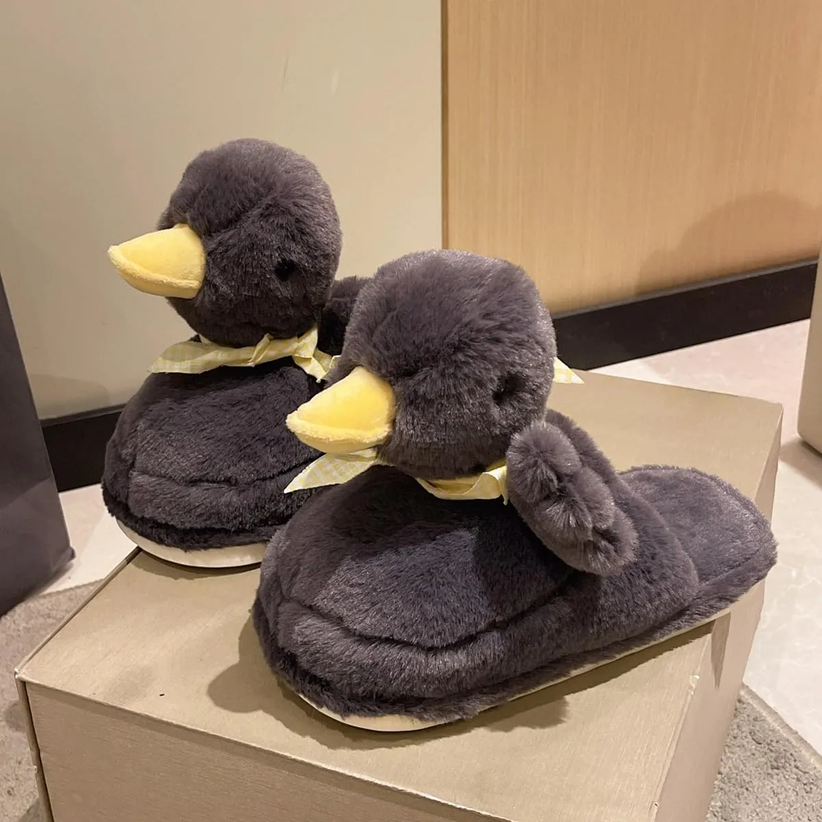 Duck Slippers for Women Fuzzy Animal Plush Slippers Winter Indoor House Slides Warm Fluffy Slipper for Men