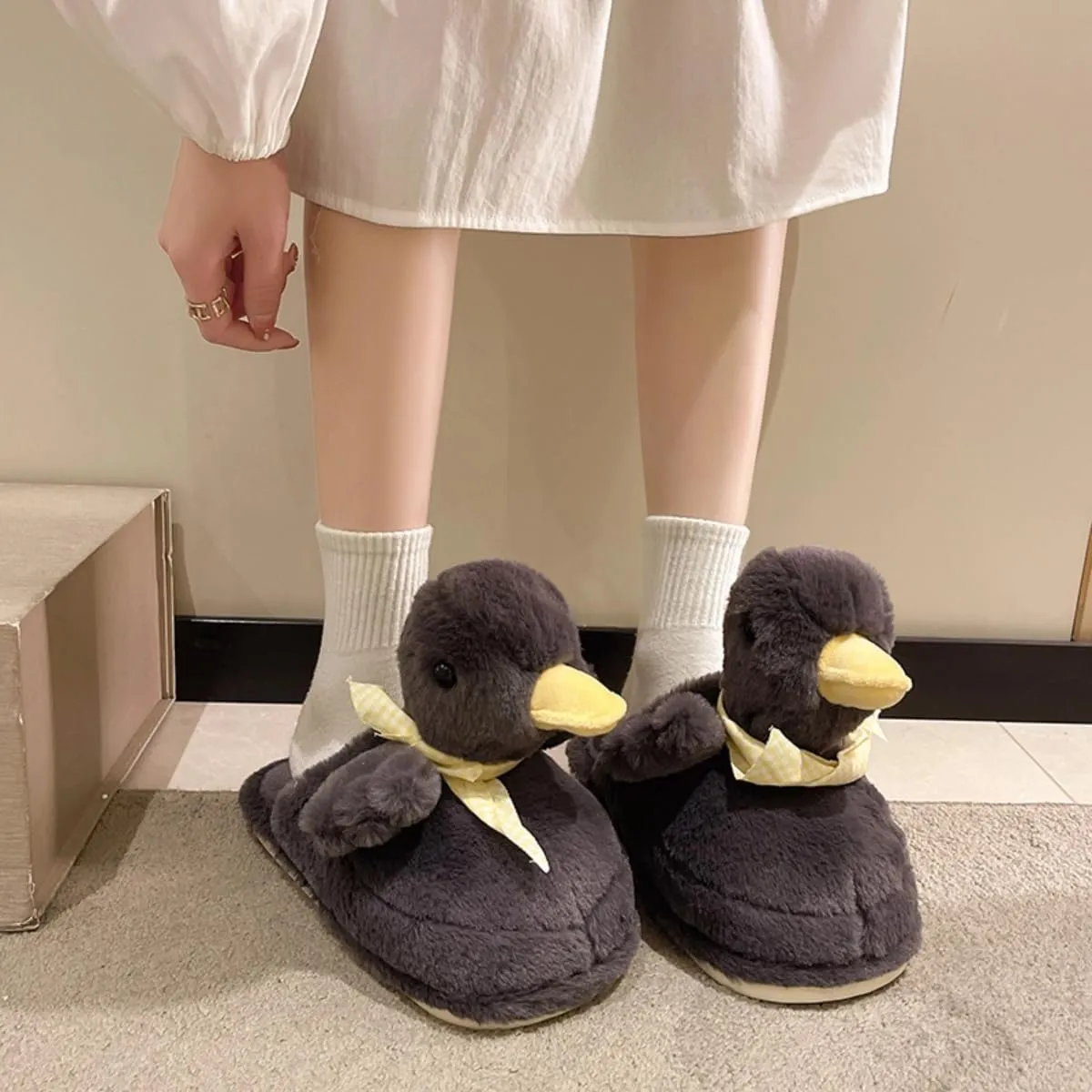 Duck Slippers for Women Fuzzy Animal Plush Slippers Winter Indoor House Slides Warm Fluffy Slipper for Men
