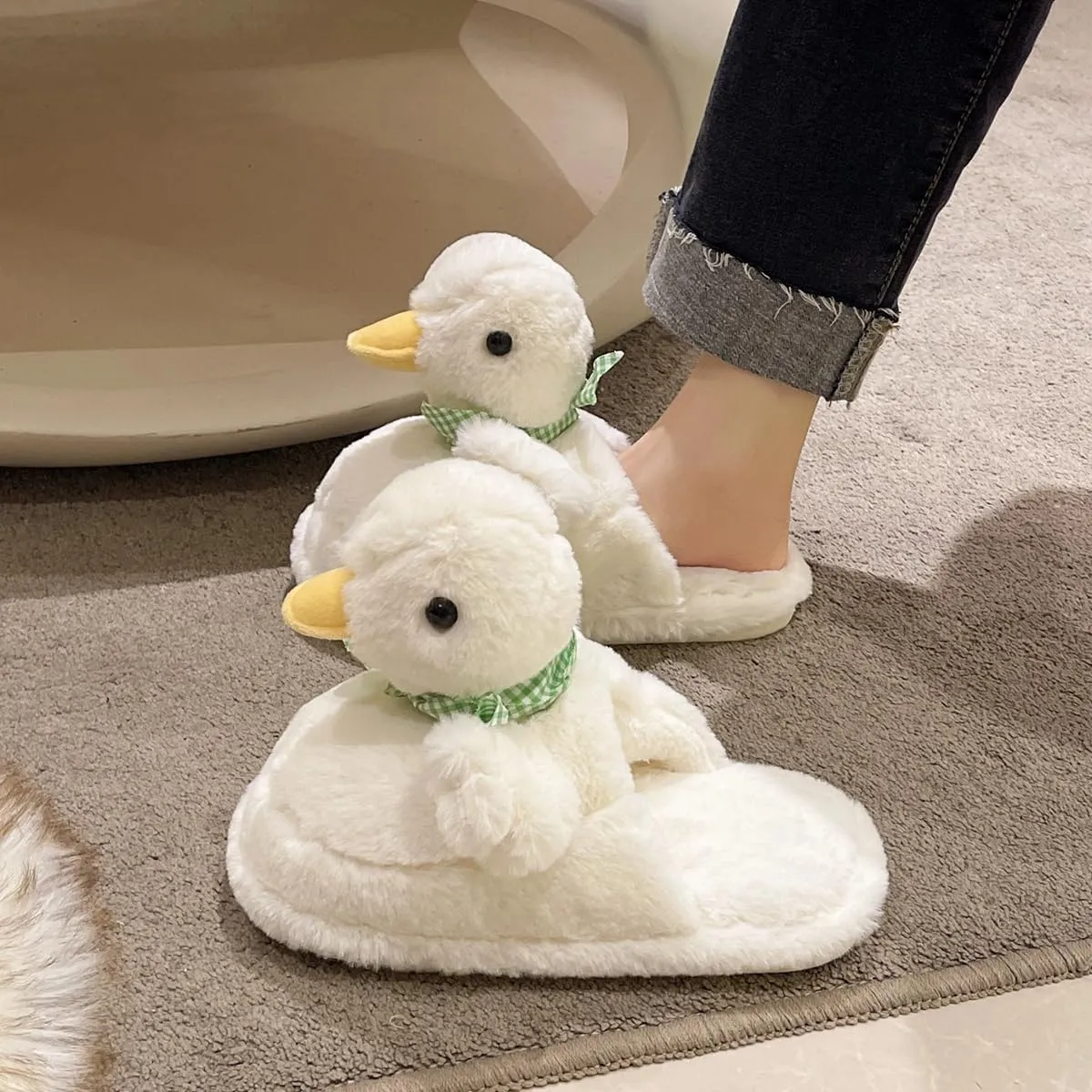 Duck Slippers for Women Fuzzy Animal Plush Slippers Winter Indoor House Slides Warm Fluffy Slipper for Men