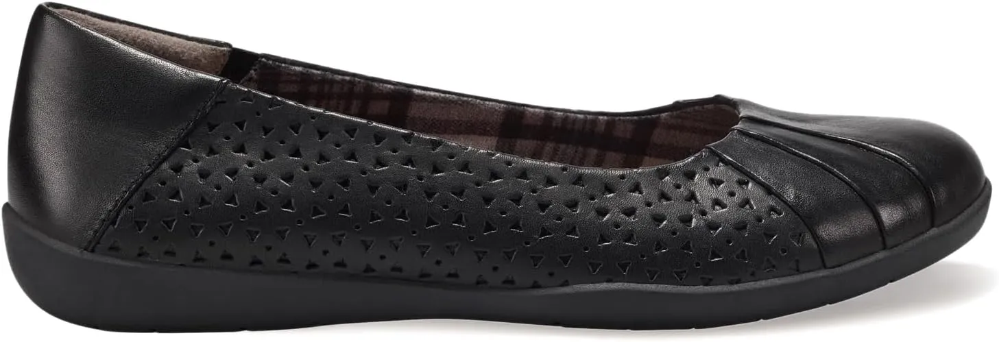 Earth Women's Origins, Fiona Flat
