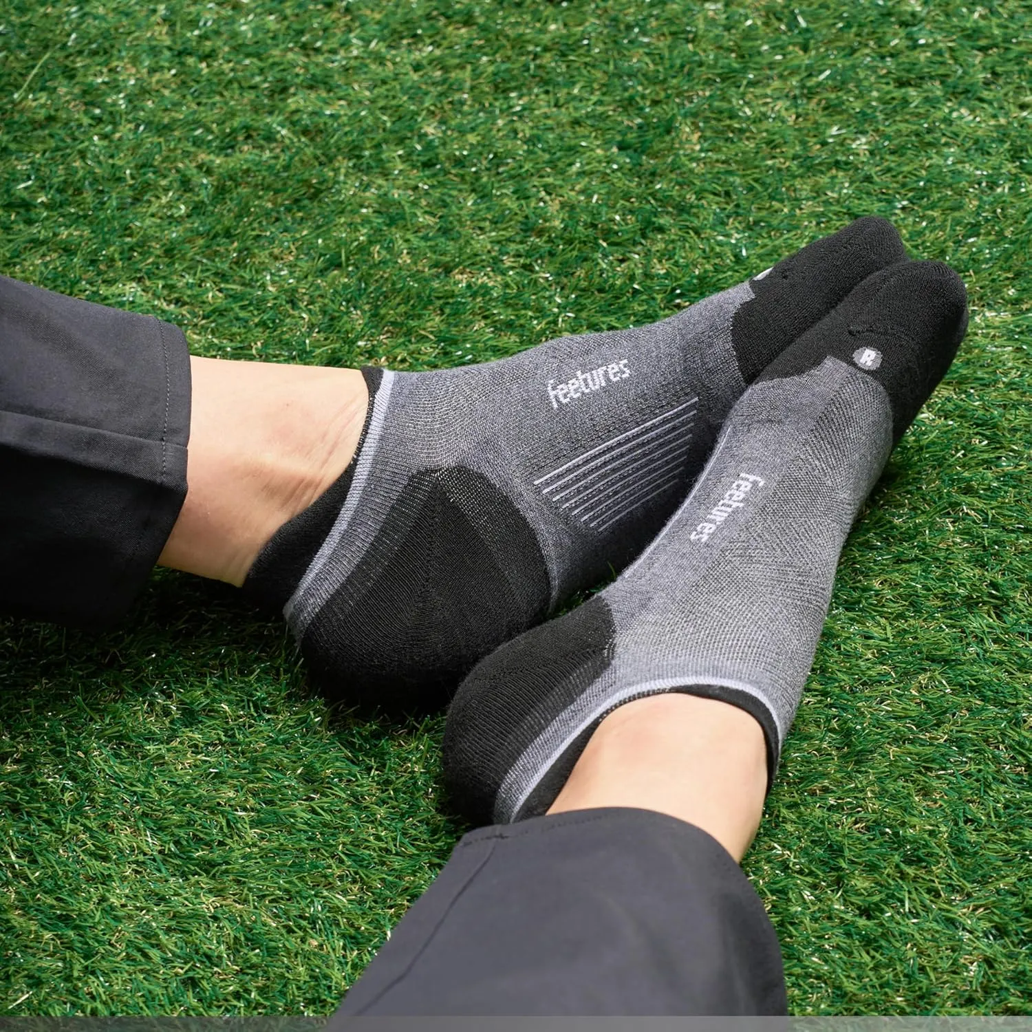 Feetures Elite Golf Max Cushion Tab Ankle Socks - Sport Sock with Targeted Compression - (1 Pair)