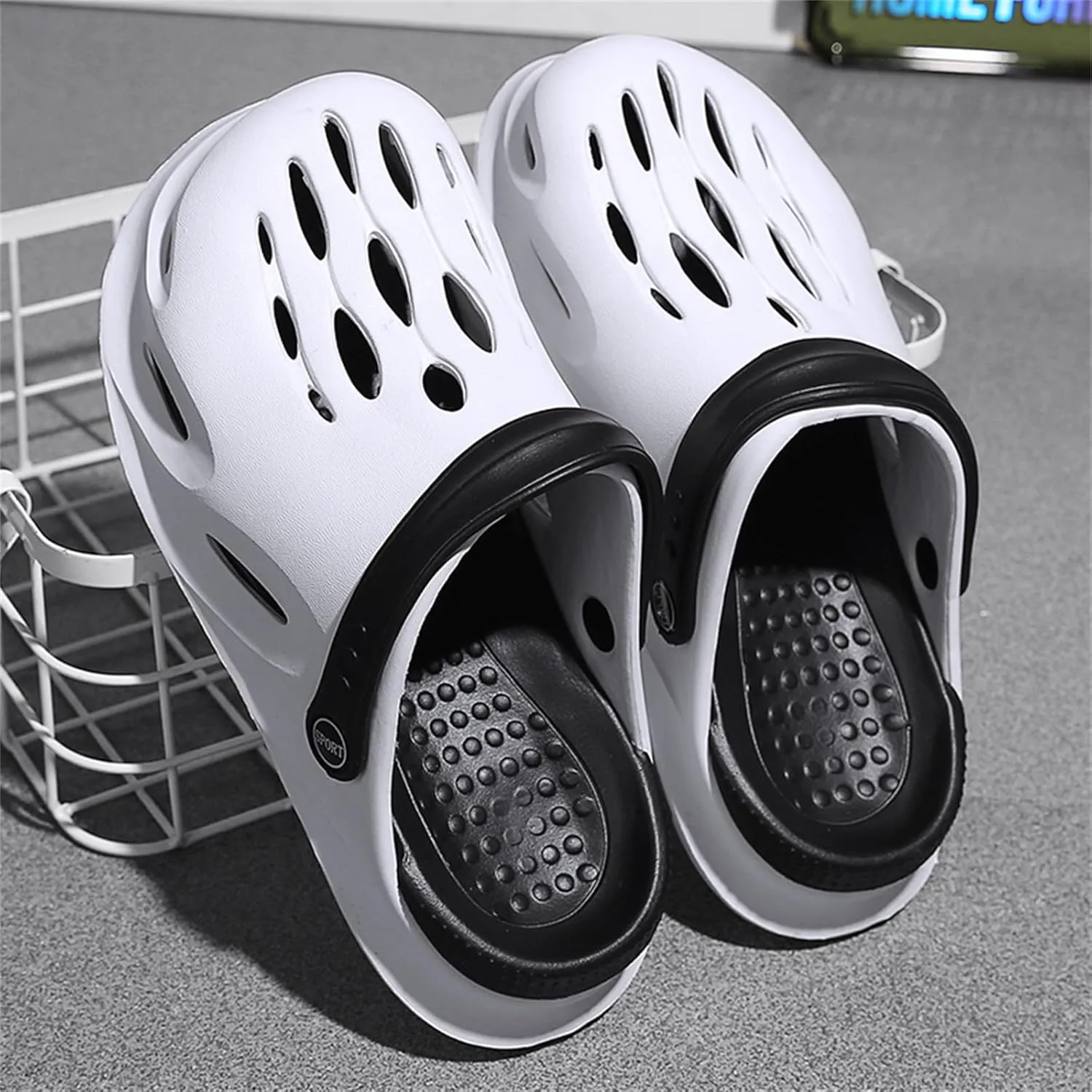 FLIOZY Mens Casual Slip-On Hollow Out Arch Support Clogs Garden Shoes Slip-on Outdoor Beach Slippers