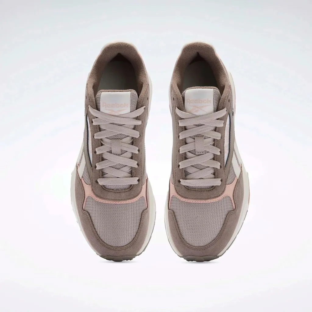 Glide DMX Sneaker in Chalk / gritty Grey / Scorched Earth