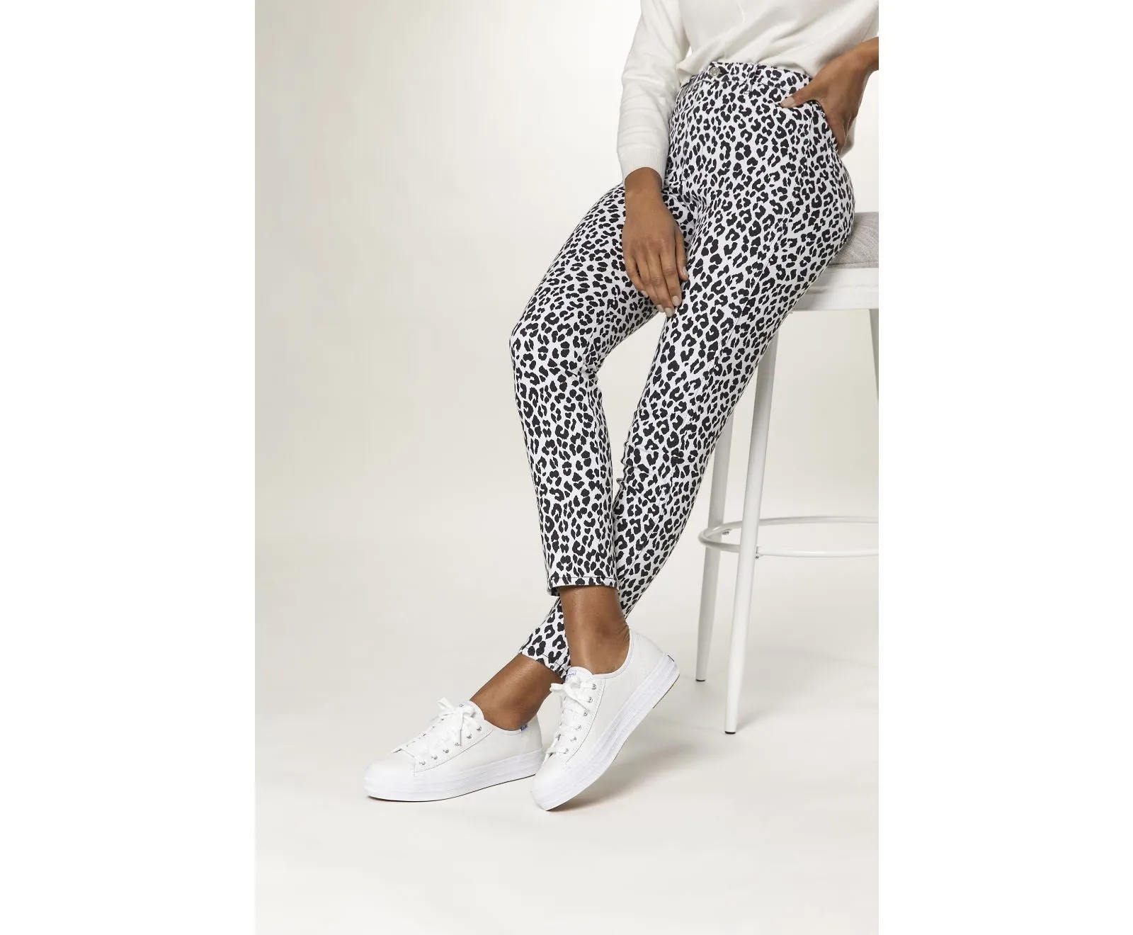 Leather Keds Virtual reality Platform Triple WHITE Lace Kick Up Sneakers International tracking