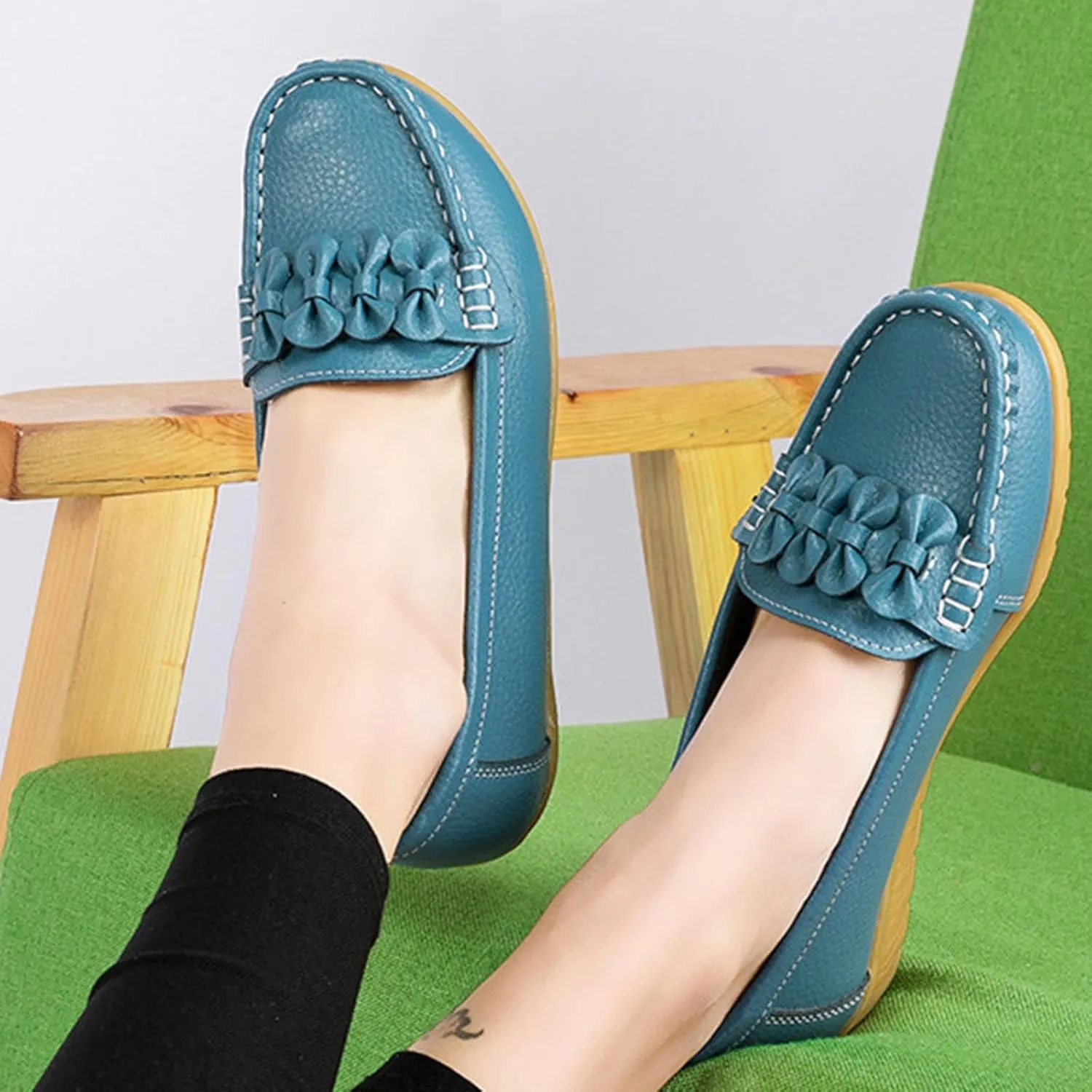 Loafers for Women PU Leather Casual Slip-On Boat Shoes Classic Fashion Breathable Flats Sandals Moccasins Shoes
