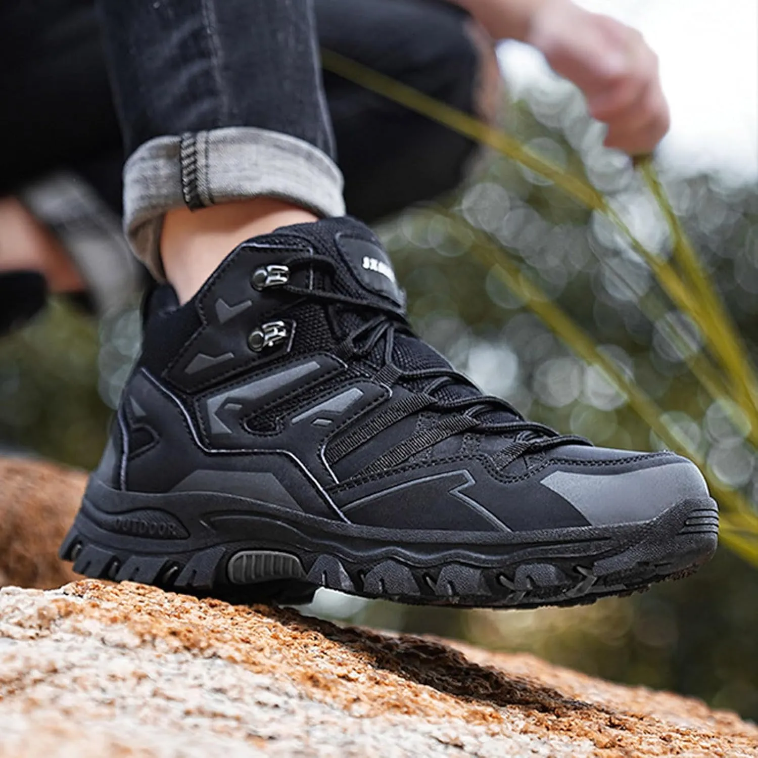 Men Autumn and Winter Hiking Shoes High Top Climbing Hiking Outdoor Shoes Casual Sports Shoes Men's Shoes Casual Boot Men's S