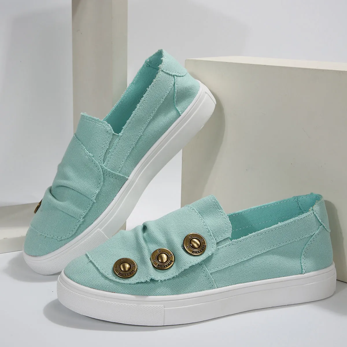 Nanccy Canvas Breathable Fashionable Flat Shoes