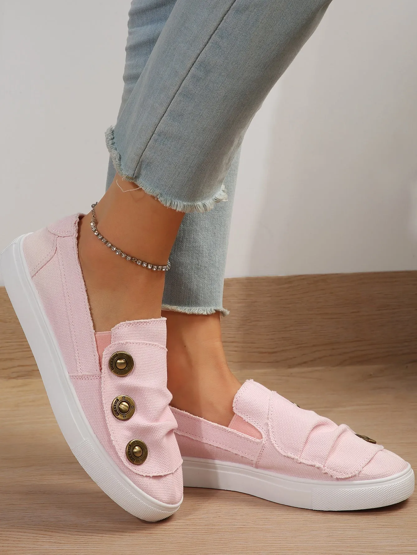 Nanccy Canvas Breathable Fashionable Flat Shoes