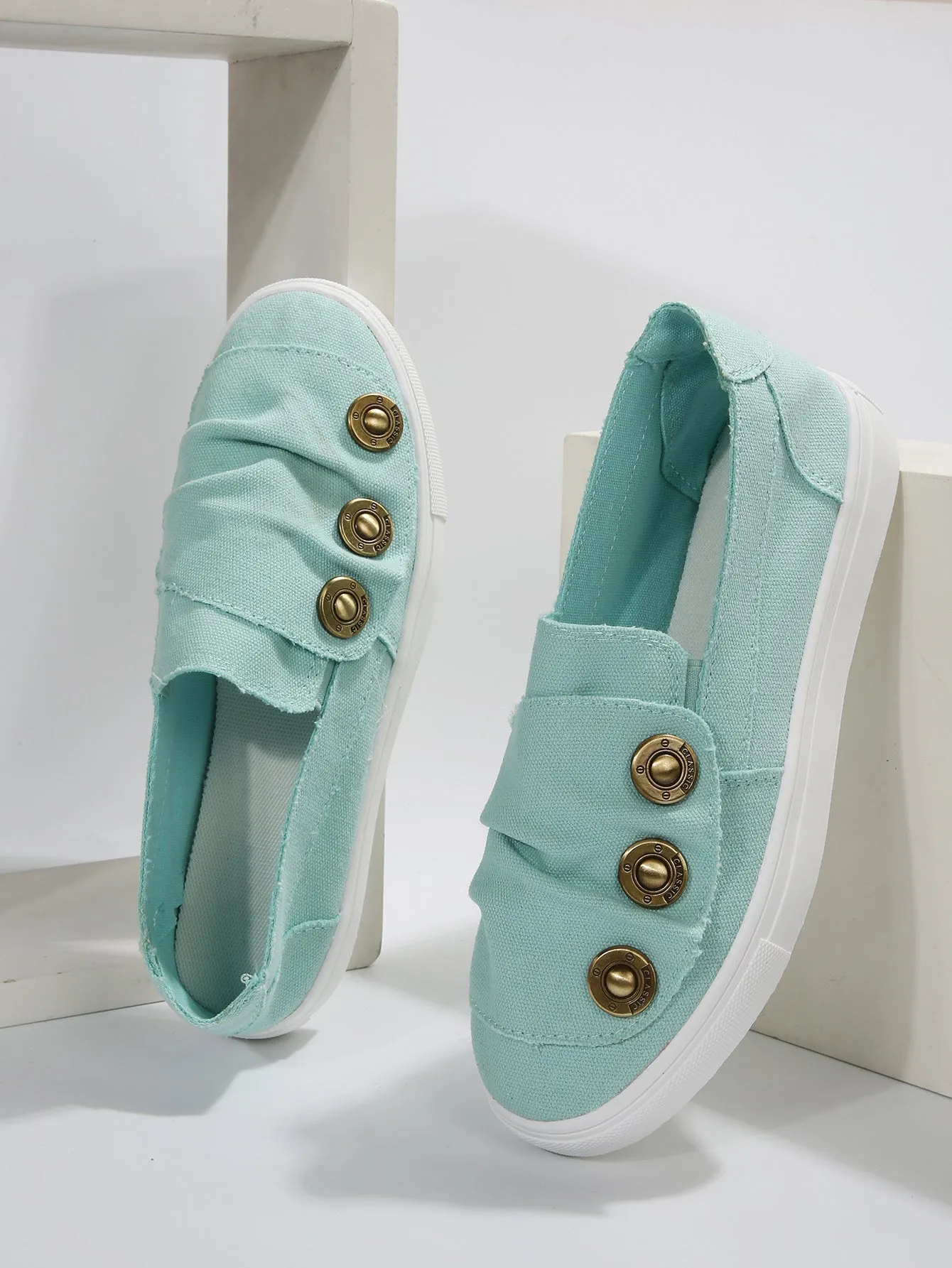 Nanccy Canvas Breathable Fashionable Flat Shoes