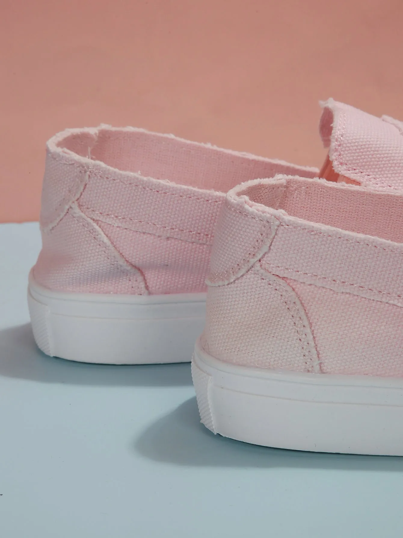 Nanccy Canvas Breathable Fashionable Flat Shoes