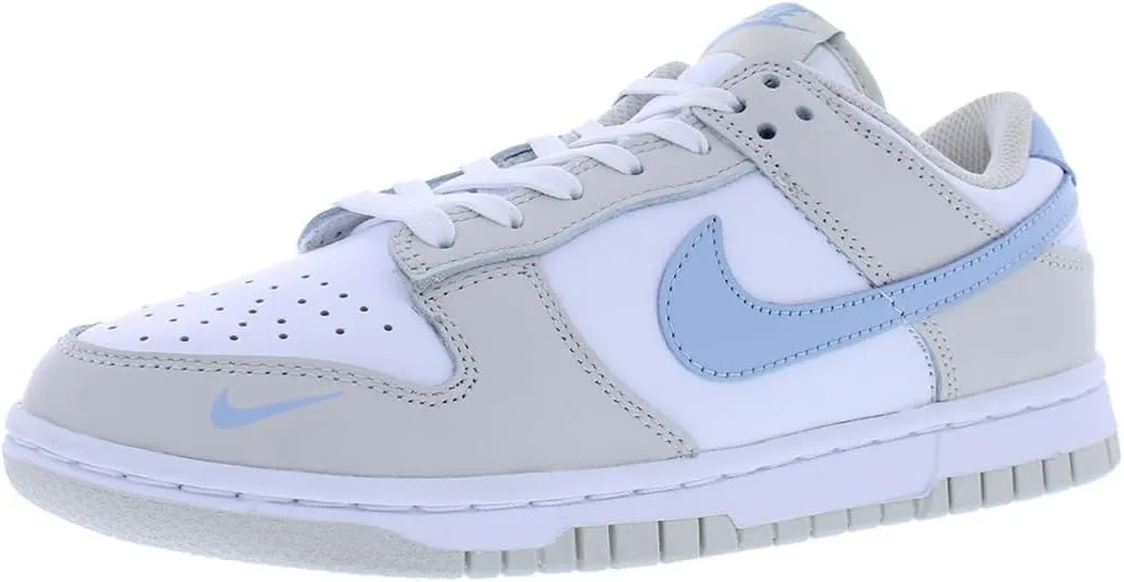 Nike Women's W Dunk Low Sneaker