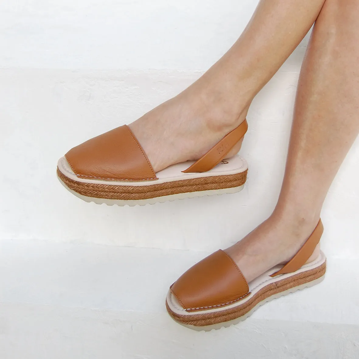 Paco Cushioned Sandal in Tan