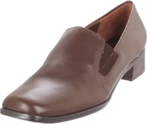 Trotters Women's Ash Loafer,Fudge,6.5 W