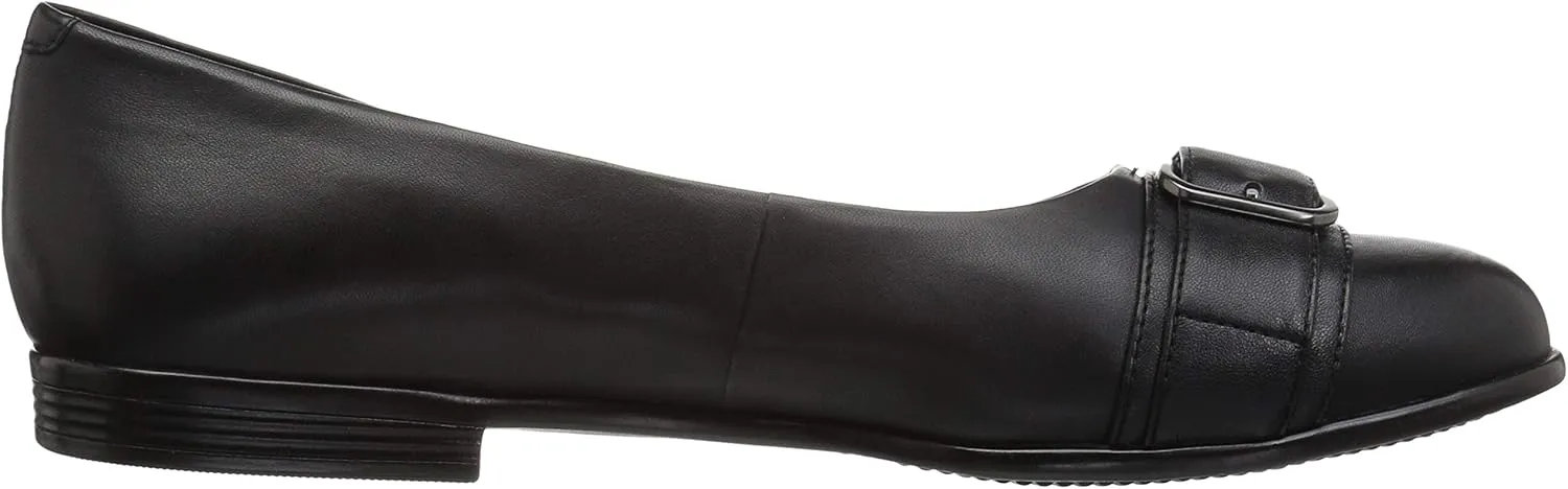 Trotters Women's Aubrey Loafer Flat