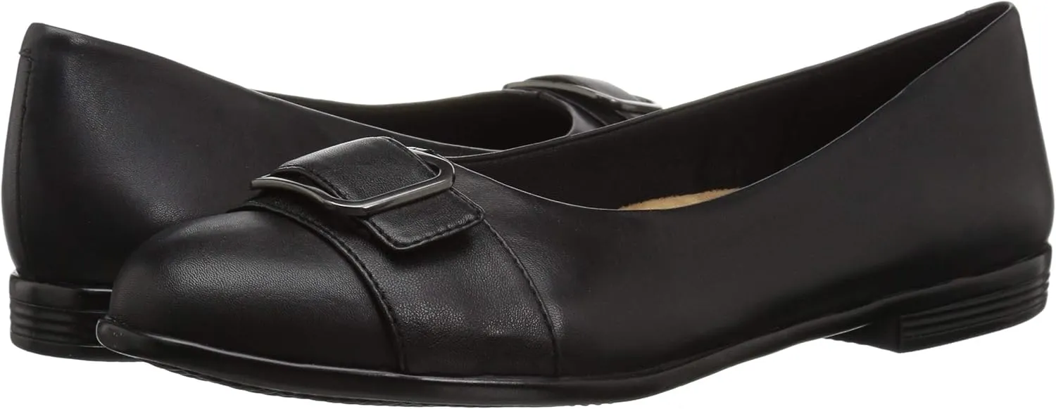 Trotters Women's Aubrey Loafer Flat