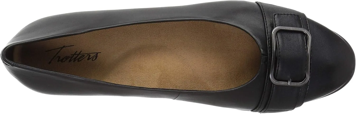 Trotters Women's Aubrey Loafer Flat