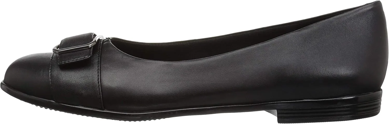 Trotters Women's Aubrey Loafer Flat