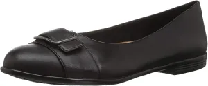 Trotters Women's Aubrey Loafer Flat