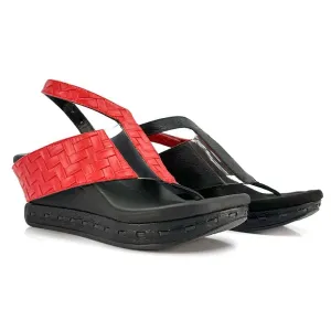 Venitia 3 - Scarlet flips to Black