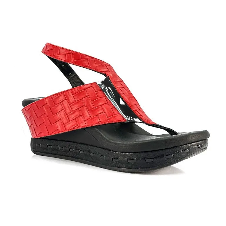 Venitia 3 - Scarlet flips to Black