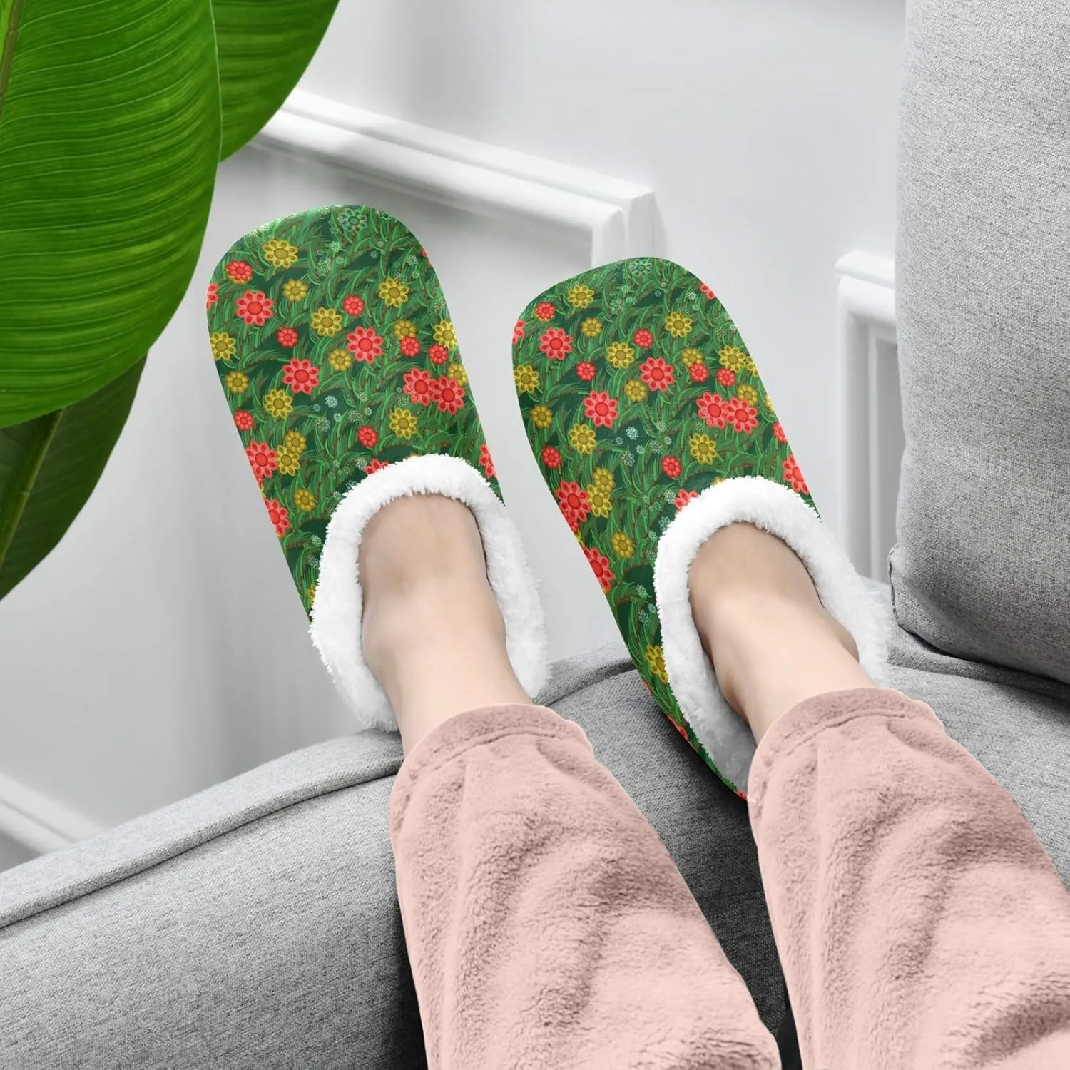 Winter House Slippers for Women/Men with Seamless Clover Element Cozy Fleece Slippers