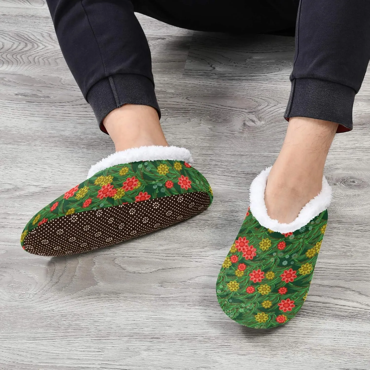 Winter House Slippers for Women/Men with Seamless Clover Element Cozy Fleece Slippers