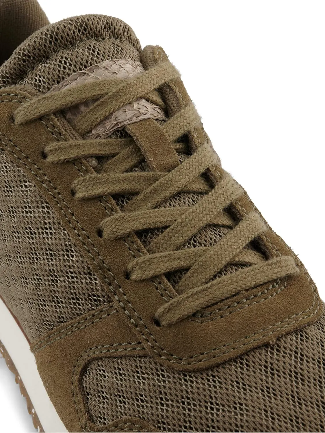 Women's Closed Sneaker