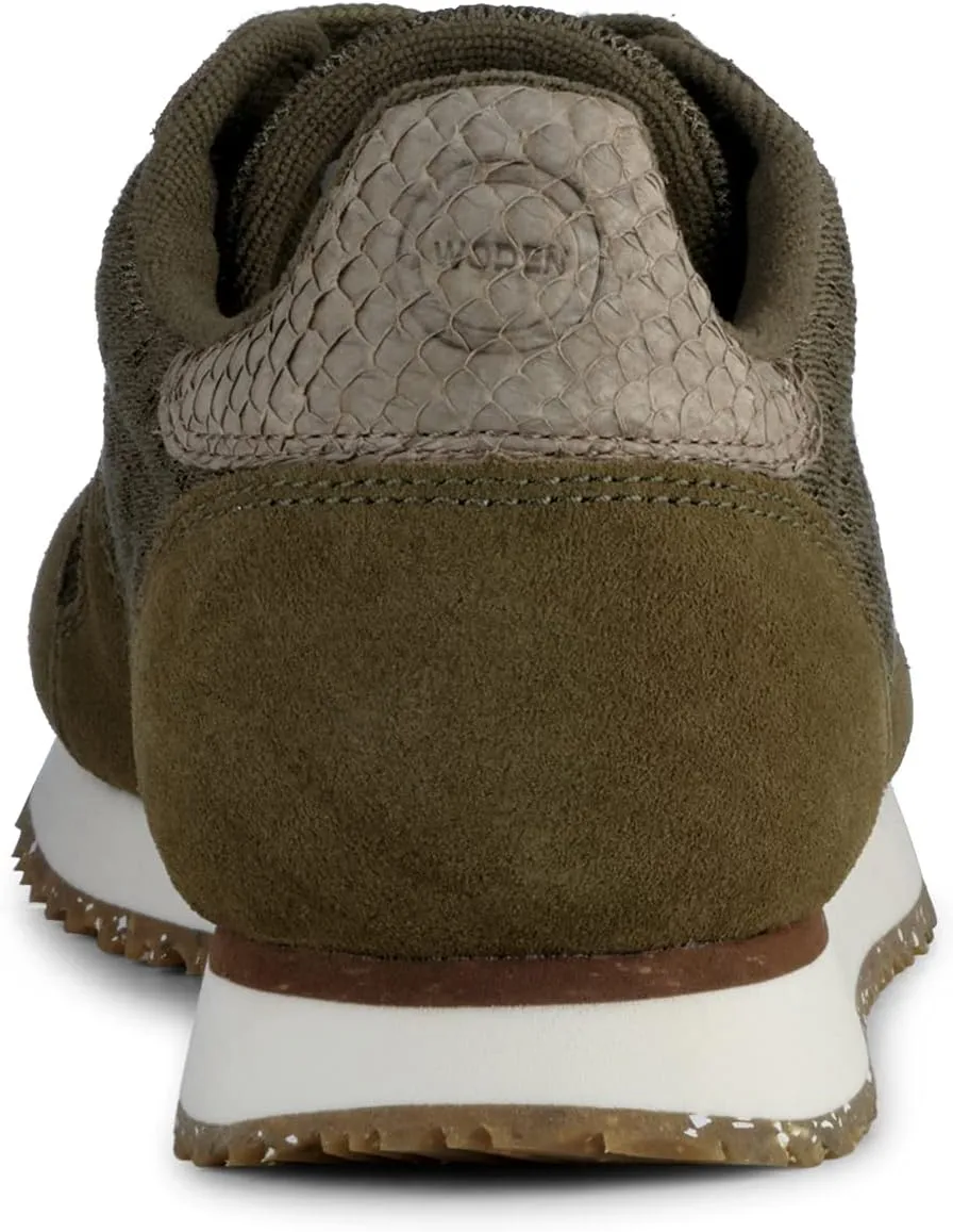 Women's Closed Sneaker