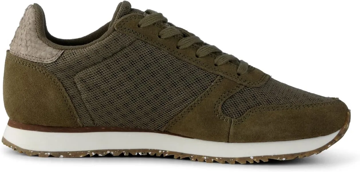 Women's Closed Sneaker