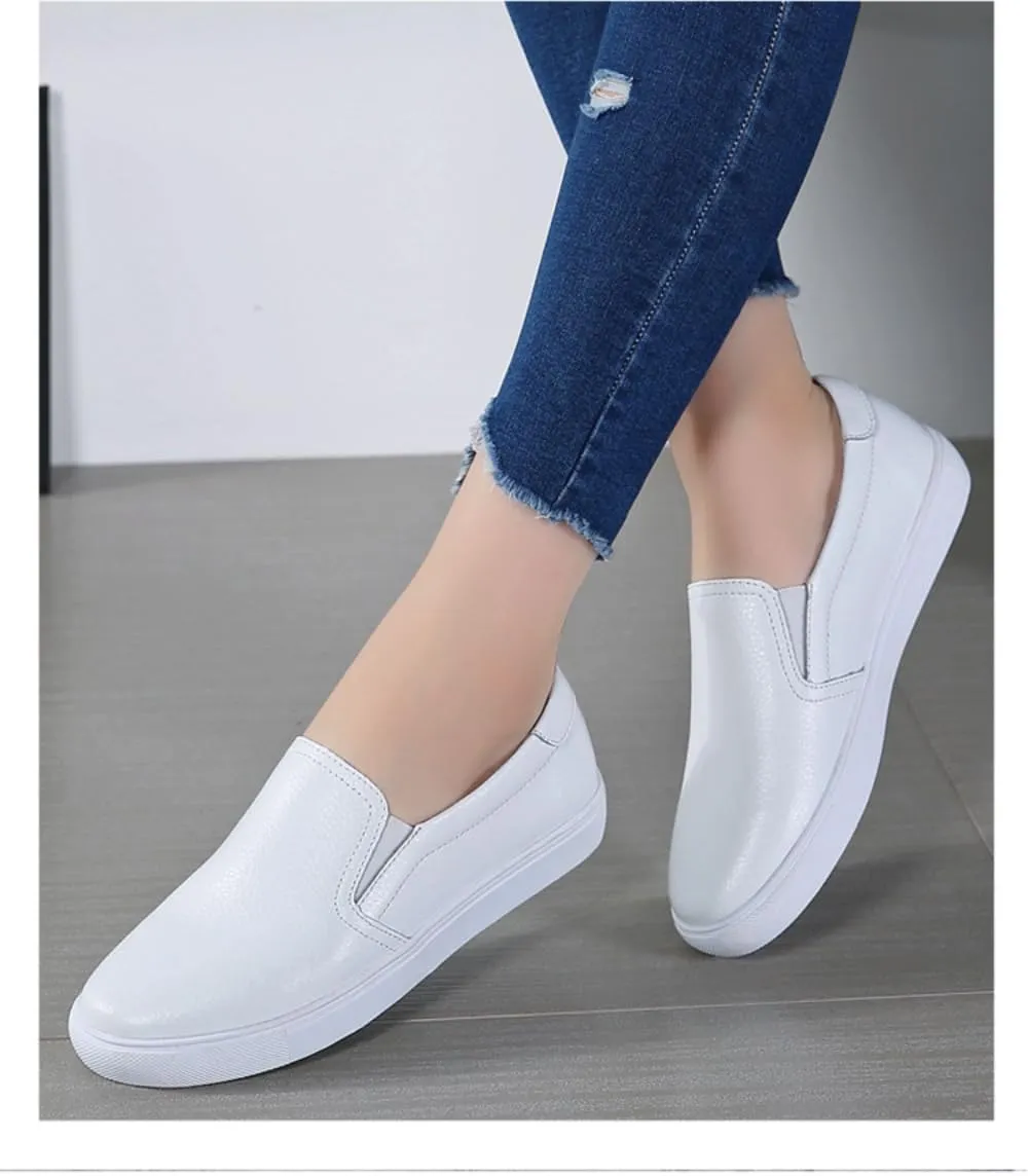 Womens Round Toe Wide Shoes Breathable Lightweight Loafers for Elderly Women Walking Nurse Work Flat Slip-On Shoes