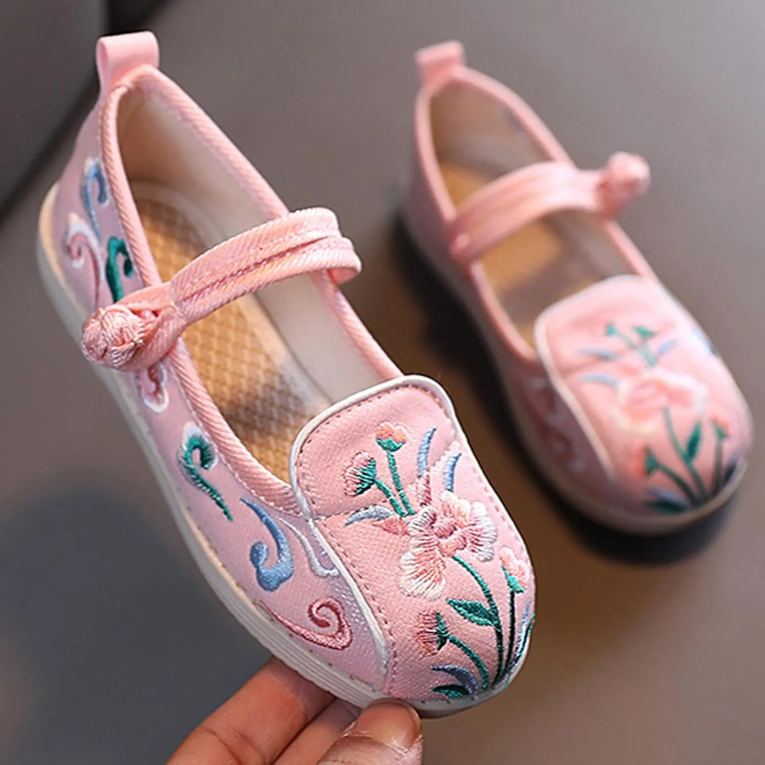 WUIWUIYU Toddlers Girls Chinese Traditional Embroidered Shoes Round Toe Ballet Flats Retro Dress Mary Jane Flat