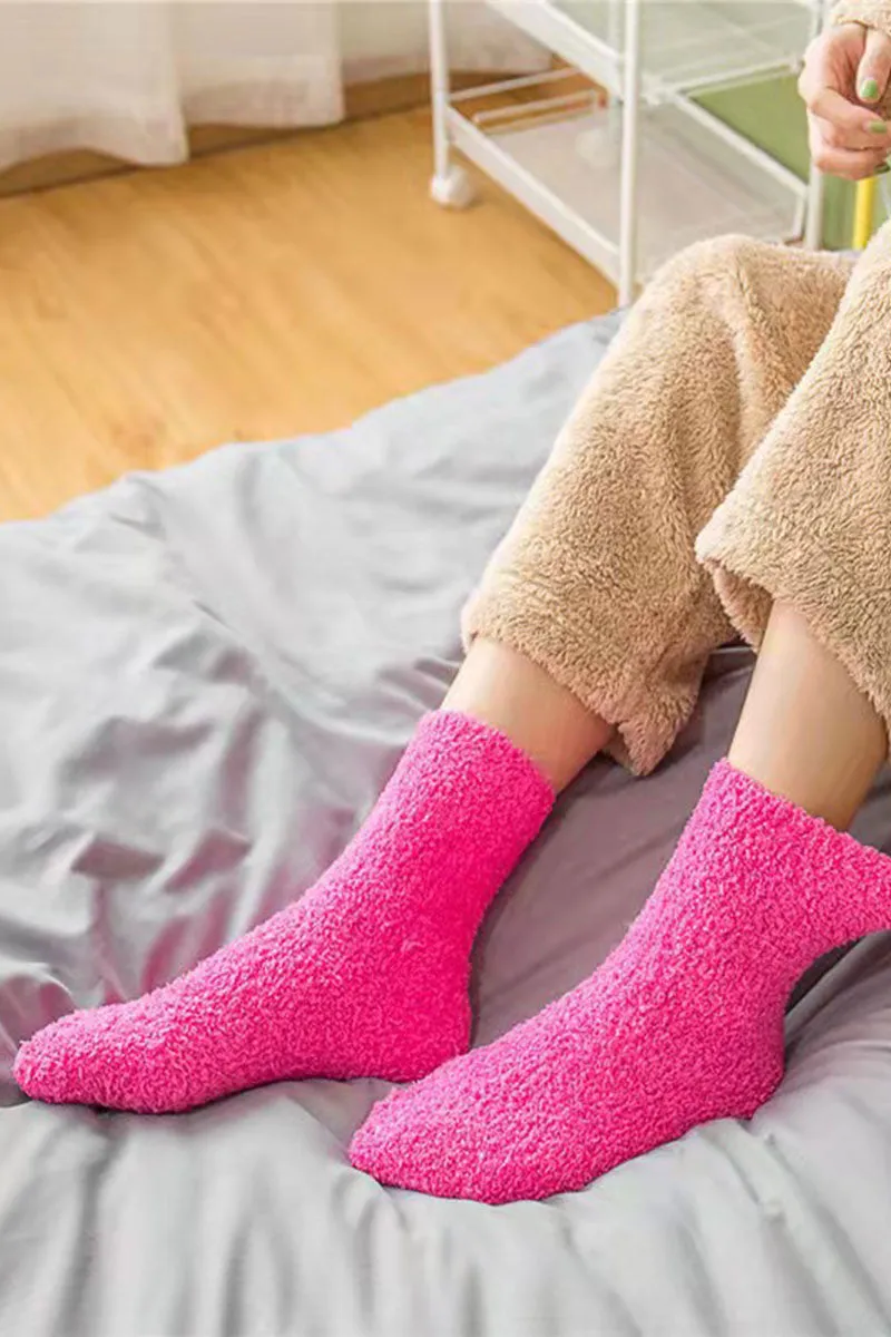 XJ0478 Fuzzy Crew Socks